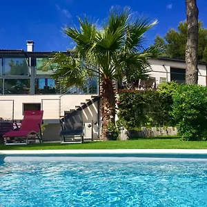 https://bb-and-spa-lescale-cote-bleue.fr-provencehotel.com