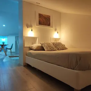 https://wood-essence-apartment-cozy-balcony.hotelscoimbra.com